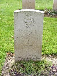 Reichswald Forest War Cemetery - Brothers, George