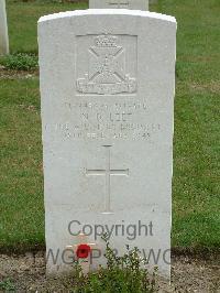 Reichswald Forest War Cemetery - Leet, Norman Dennis