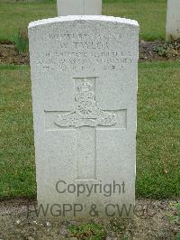 Reichswald Forest War Cemetery - Taylor, Walter