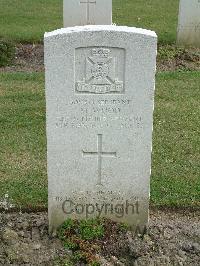 Reichswald Forest War Cemetery - Wood, Mark