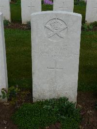 London Cemetery And Extension Longueval - Almond, John