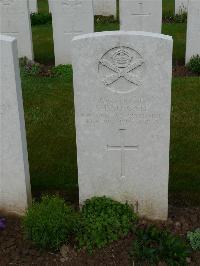 London Cemetery And Extension Longueval - Bathgate, Simon