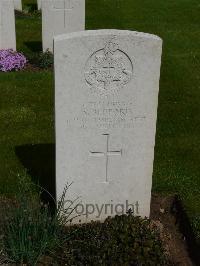 London Cemetery And Extension Longueval - Bedford, Sydney