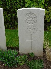 London Cemetery And Extension Longueval - Blakeman, Leonard
