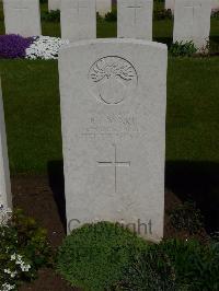 London Cemetery And Extension Longueval - Blake, Frederick Charles