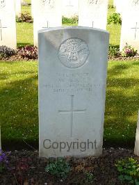 London Cemetery And Extension Longueval - Blake, William