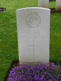London Cemetery And Extension Longueval - Brown, John