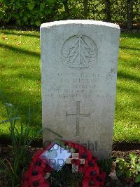 London Cemetery And Extension Longueval - Buchan, John Hendry