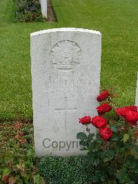 London Cemetery And Extension Longueval - Baker, W H