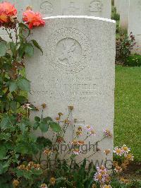London Cemetery And Extension Longueval - Beningfield, Guy