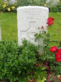 London Cemetery And Extension Longueval - Brough, William