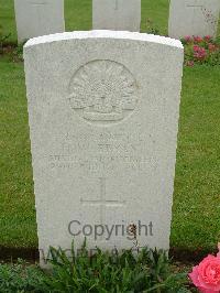 London Cemetery And Extension Longueval - Bryant, Henry William