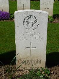 London Cemetery And Extension Longueval - Campbell, Malcolm