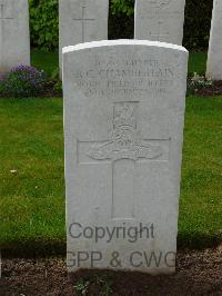 London Cemetery And Extension Longueval - Chamberlain, R C