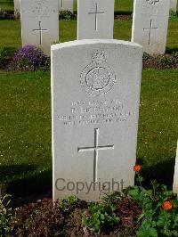 London Cemetery And Extension Longueval - Dickenson, Bertie
