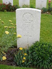 London Cemetery And Extension Longueval - Duncan, John