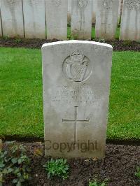 London Cemetery And Extension Longueval - Edwards, Arthur V