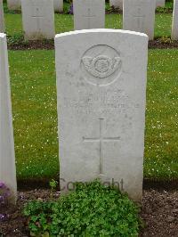 London Cemetery And Extension Longueval - Emmerson, A J