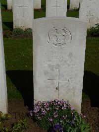 London Cemetery And Extension Longueval - Francis, George