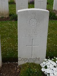 London Cemetery And Extension Longueval - Fry, Henry