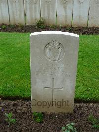 London Cemetery And Extension Longueval - Gordon, Hugh Smith