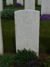 London Cemetery And Extension Longueval - Hale, George