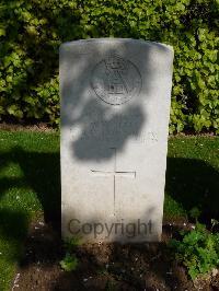London Cemetery And Extension Longueval - Hall, Walter William