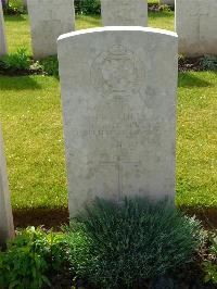 London Cemetery And Extension Longueval - Hill, Henry James