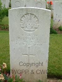 London Cemetery And Extension Longueval - Haley, Frederick Lewis