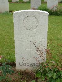 London Cemetery And Extension Longueval - Hamill, James