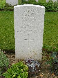 London Cemetery And Extension Longueval - Hilton, John Percy