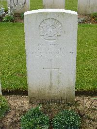 London Cemetery And Extension Longueval - Jeffers, R E