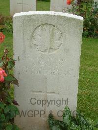 London Cemetery And Extension Longueval - Kenison, Alfred