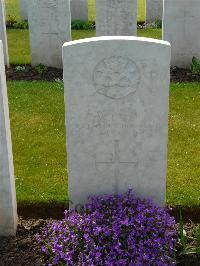 London Cemetery And Extension Longueval - Lake, William