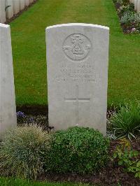 London Cemetery And Extension Longueval - Latham, William