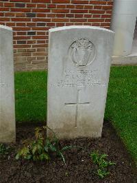 London Cemetery And Extension Longueval - Lawton, Charles