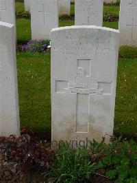 London Cemetery And Extension Longueval - Lobley, James Willie