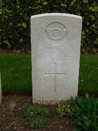 London Cemetery And Extension Longueval - Loftus, Thomas