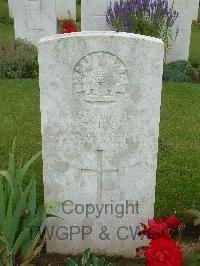 London Cemetery And Extension Longueval - Lincoln, William Roberts