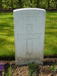 London Cemetery And Extension Longueval - Matthews, Leslie