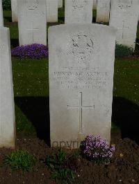 London Cemetery And Extension Longueval - McArthur, Henry