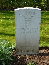 London Cemetery And Extension Longueval - McCormick, David