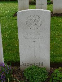 London Cemetery And Extension Longueval - McIsaac, Hugh