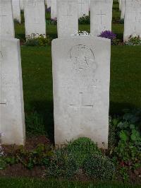 London Cemetery And Extension Longueval - McQuilkin, John Gordon