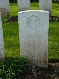 London Cemetery And Extension Longueval - Milne, William