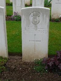 London Cemetery And Extension Longueval - Montgomery, John Peat