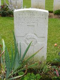 London Cemetery And Extension Longueval - MacDougall, A R T