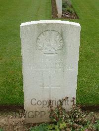 London Cemetery And Extension Longueval - McCulloch, Leslie Mariner