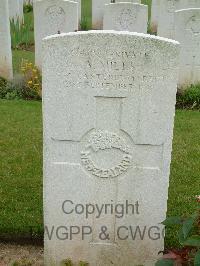London Cemetery And Extension Longueval - Mills, Arthur