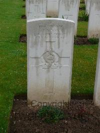 London Cemetery And Extension Longueval - Noon, John